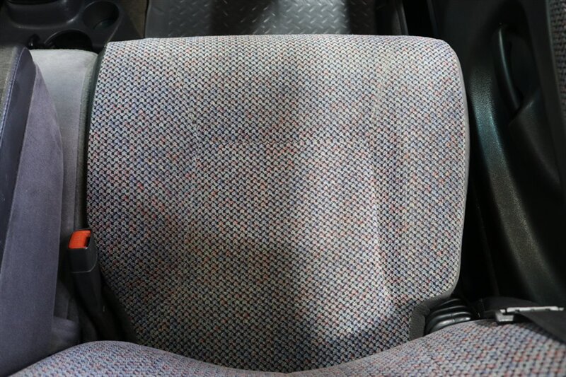 2002 Dodge Ram 2500 SLT  1-OWNER* 100% RUST FREE* 100% STOCK* NEW 3 " LEVEL KIT W/ BILSTEIN 5100* NEW 34 " TOYO A/T III 10-PLYs* NEW BRAKES-ROTORS-CALIPERS-BRAKE FLUID FLUSH-COOLANT FLUSH-AC SERVICE* HIGH OUTPUT* 6-SPEED - Photo 75 - Portland, OR 97230