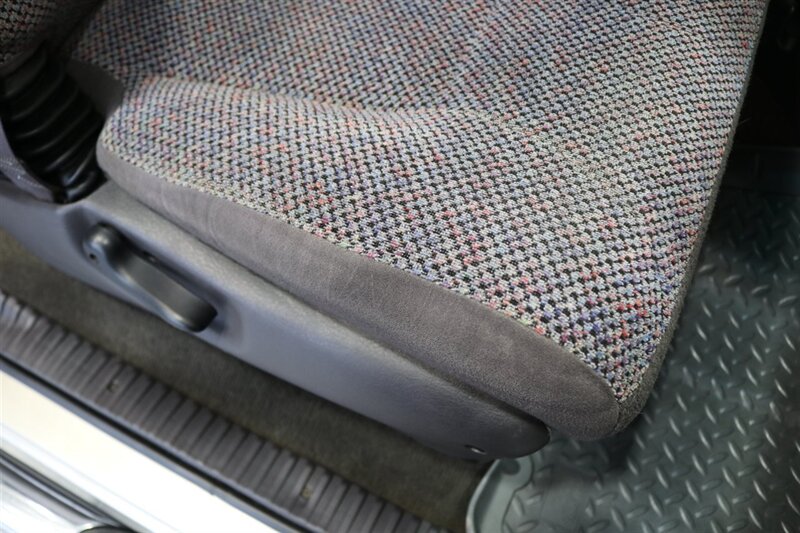 2002 Dodge Ram 2500 SLT  1-OWNER* 100% RUST FREE* 100% STOCK* NEW 3 " LEVEL KIT W/ BILSTEIN 5100* NEW 34 " TOYO A/T III 10-PLYs* NEW BRAKES-ROTORS-CALIPERS-BRAKE FLUID FLUSH-COOLANT FLUSH-AC SERVICE* HIGH OUTPUT* 6-SPEED - Photo 71 - Portland, OR 97230