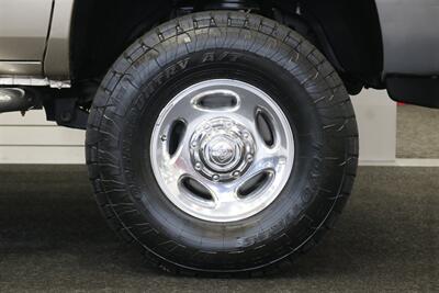 2002 Dodge Ram 2500 SLT  1-OWNER* 100% RUST FREE* 100% STOCK* NEW 3 " LEVEL KIT W/ BILSTEIN 5100* NEW 34 " TOYO A/T III 10-PLYs* NEW BRAKES-ROTORS-CALIPERS-BRAKE FLUID FLUSH-COOLANT FLUSH-AC SERVICE* HIGH OUTPUT* 6-SPEED - Photo 45 - Portland, OR 97230