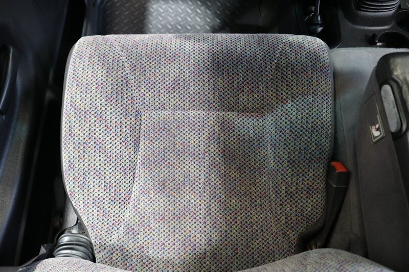 2002 Dodge Ram 2500 SLT  1-OWNER* 100% RUST FREE* 100% STOCK* NEW 3 " LEVEL KIT W/ BILSTEIN 5100* NEW 34 " TOYO A/T III 10-PLYs* NEW BRAKES-ROTORS-CALIPERS-BRAKE FLUID FLUSH-COOLANT FLUSH-AC SERVICE* HIGH OUTPUT* 6-SPEED - Photo 74 - Portland, OR 97230