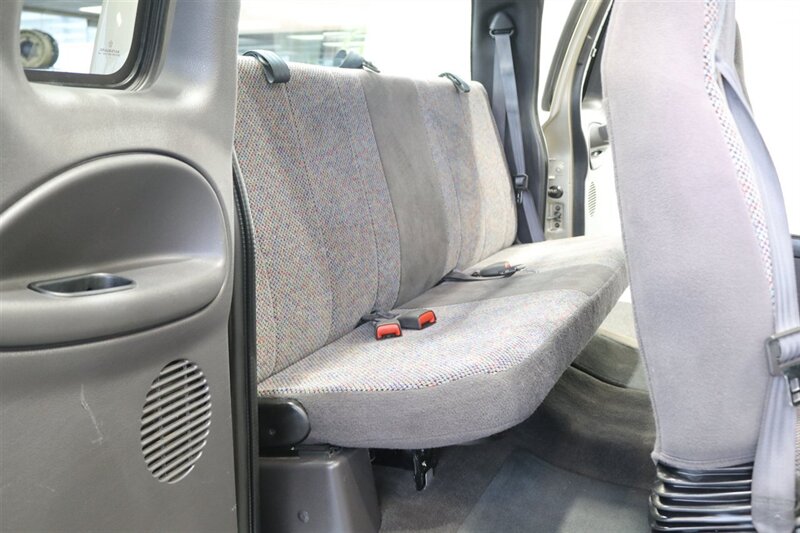 2002 Dodge Ram 2500 SLT  1-OWNER* 100% RUST FREE* 100% STOCK* NEW 3 " LEVEL KIT W/ BILSTEIN 5100* NEW 34 " TOYO A/T III 10-PLYs* NEW BRAKES-ROTORS-CALIPERS-BRAKE FLUID FLUSH-COOLANT FLUSH-AC SERVICE* HIGH OUTPUT* 6-SPEED - Photo 18 - Portland, OR 97230