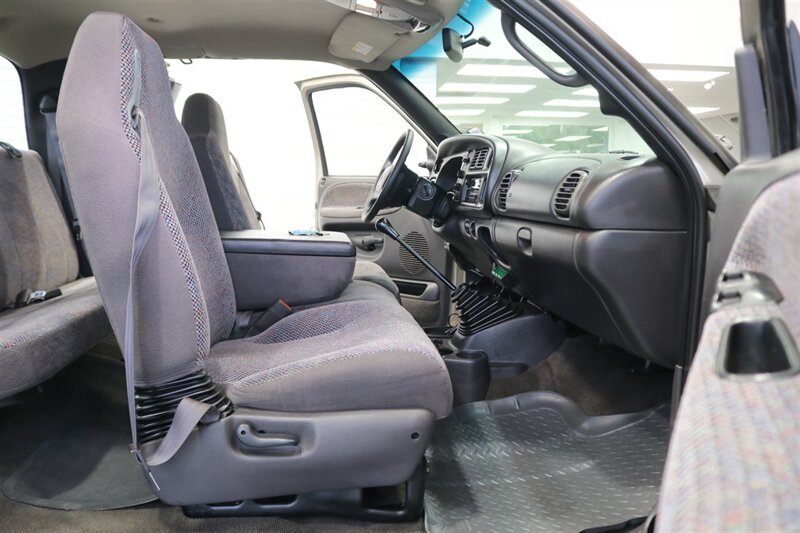 2002 Dodge Ram 2500 SLT  1-OWNER* 100% RUST FREE* 100% STOCK* NEW 3 " LEVEL KIT W/ BILSTEIN 5100* NEW 34 " TOYO A/T III 10-PLYs* NEW BRAKES-ROTORS-CALIPERS-BRAKE FLUID FLUSH-COOLANT FLUSH-AC SERVICE* HIGH OUTPUT* 6-SPEED - Photo 83 - Portland, OR 97230