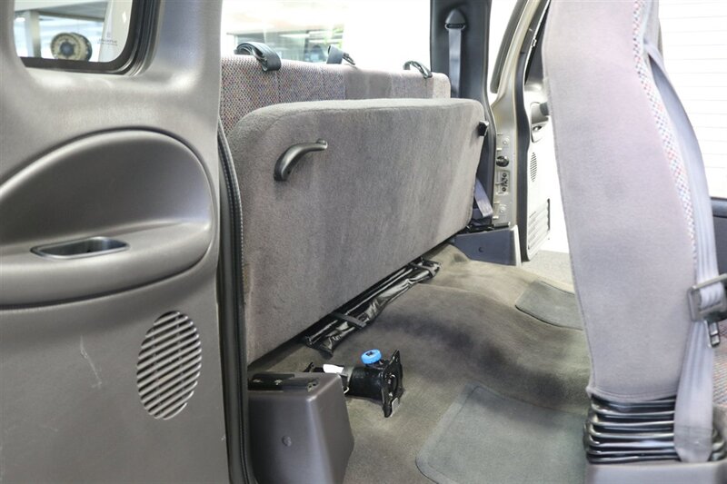 2002 Dodge Ram 2500 SLT  1-OWNER* 100% RUST FREE* 100% STOCK* NEW 3 " LEVEL KIT W/ BILSTEIN 5100* NEW 34 " TOYO A/T III 10-PLYs* NEW BRAKES-ROTORS-CALIPERS-BRAKE FLUID FLUSH-COOLANT FLUSH-AC SERVICE* HIGH OUTPUT* 6-SPEED - Photo 19 - Portland, OR 97230