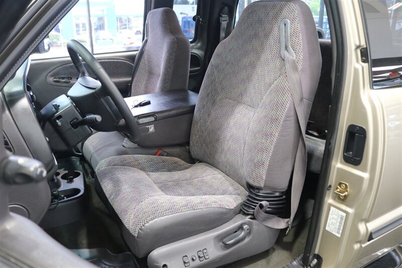 2002 Dodge Ram 2500 SLT  1-OWNER* 100% RUST FREE* 100% STOCK* NEW 3 " LEVEL KIT W/ BILSTEIN 5100* NEW 34 " TOYO A/T III 10-PLYs* NEW BRAKES-ROTORS-CALIPERS-BRAKE FLUID FLUSH-COOLANT FLUSH-AC SERVICE* HIGH OUTPUT* 6-SPEED - Photo 16 - Portland, OR 97230