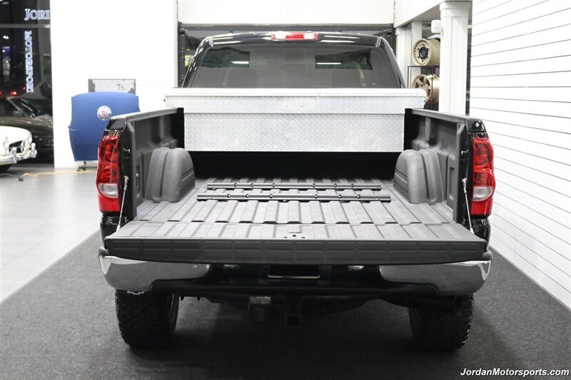 2005 Chevrolet Silverado 3500 LT  100% RUST & CORROSION FREE* 5-POSITION EFI LIVE TUNER* MBRP EXHAUST * NEW 33 "BFG KO3 10-PLYS* CREW CAB LONG BED 1-TON* 2 "LEVELING KIT* LINEX SPRAY IN BED LINER - Photo 14 - Portland, OR 97230