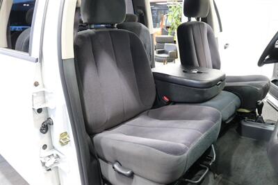 2004 Dodge Ram 3500 SLT - Photo 17 - Portland, OR 97230