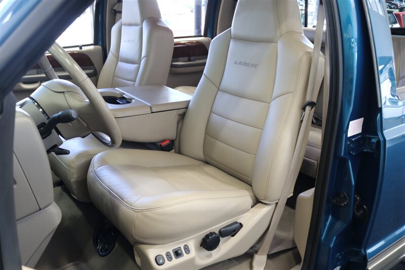 2002 Ford F-350 Super Duty Lariat 4dr Crew Cab Lariat 1-OWNER* NEVER HAD 5TH WHEEL-GOOSENECK* 0-RUST* ALL BOOKS-SERVICE RECORDS SINCE NEW-KEYS-WINDOW STICKER* NEW 2.5 "LEVEL LIFT W/ NEW 33 "BFG KO3s & BILSTEIN 5100s/ NEW BRAKES - ROTORS - Photo 16 - Portland, OR 97230