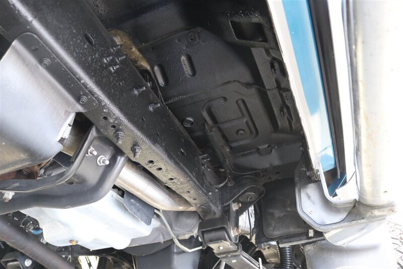 2002 Ford F-350 Super Duty Lariat 4dr Crew Cab Lariat 1-OWNER* NEVER HAD 5TH WHEEL-GOOSENECK* 0-RUST* ALL BOOKS-SERVICE RECORDS SINCE NEW-KEYS-WINDOW STICKER* NEW 2.5 "LEVEL LIFT W/ NEW 33 "BFG KO3s & BILSTEIN 5100s/ NEW BRAKES - ROTORS - Photo 37 - Portland, OR 97230