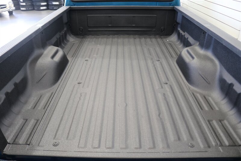 2002 Ford F-350 Super Duty Lariat 4dr Crew Cab Lariat 1-OWNER* NEVER HAD 5TH WHEEL-GOOSENECK* 0-RUST* ALL BOOKS-SERVICE RECORDS SINCE NEW-KEYS-WINDOW STICKER* NEW 2.5 "LEVEL LIFT W/ NEW 33 "BFG KO3s & BILSTEIN 5100s/ NEW BRAKES - ROTORS - Photo 47 - Portland, OR 97230