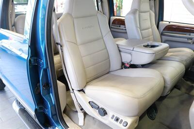 2002 Ford F-350 Super Duty Lariat 4dr Crew Cab Lariat 1-OWNER* NEVER HAD 5TH WHEEL-GOOSENECK* 0-RUST* ALL BOOKS-SERVICE RECORDS SINCE NEW-KEYS-WINDOW STICKER* NEW 2.5 "LEVEL LIFT W/ NEW 33 "BFG KO3s & BILSTEIN 5100s/ NEW BRAKES - ROTORS - Photo 17 - Portland, OR 97230