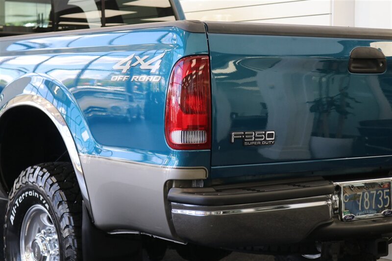 2002 Ford F-350 Super Duty Lariat 4dr Crew Cab Lariat 1-OWNER* NEVER HAD 5TH WHEEL-GOOSENECK* 0-RUST* ALL BOOKS-SERVICE RECORDS SINCE NEW-KEYS-WINDOW STICKER* NEW 2.5 "LEVEL LIFT W/ NEW 33 "BFG KO3s & BILSTEIN 5100s/ NEW BRAKES - ROTORS - Photo 44 - Portland, OR 97230