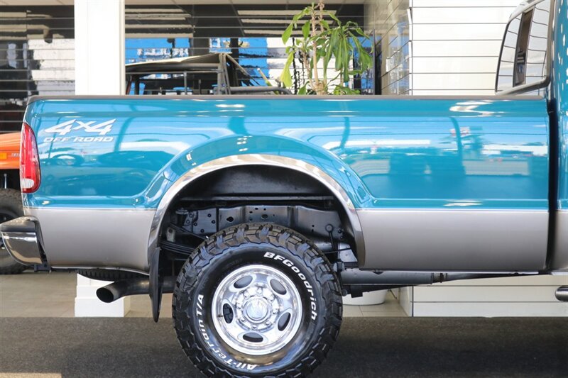 2002 Ford F-350 Super Duty Lariat 4dr Crew Cab Lariat 1-OWNER* NEVER HAD 5TH WHEEL-GOOSENECK* 0-RUST* ALL BOOKS-SERVICE RECORDS SINCE NEW-KEYS-WINDOW STICKER* NEW 2.5 "LEVEL LIFT W/ NEW 33 "BFG KO3s & BILSTEIN 5100s/ NEW BRAKES - ROTORS - Photo 54 - Portland, OR 97230