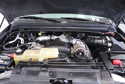 2003 Ford F-250 Lariat  SAME OWNER FOR LAST 20 YEARS* LEVELED ON NEW 35 " TOYO'S AT-3 10-PLY* SPRAY IN BED LINER* ALL BOOKS & KEYS* 0-RUST* FULL FRESH SERVICE* EXCELLENT CONDITION - Photo 14 - Portland, OR 97230