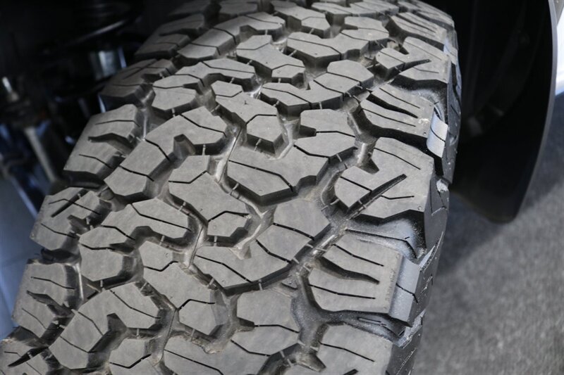 2012 RAM 2500 ST  1-OWNER* 23K MILES ORIGINAL* 6-SPEED MANUAL* 100% STOCK* 0-RUST* CREW CAB SHORT BED* GOOSENECK* NEW BILSTEIN 5100 SHOCKS WITH 3 "LEVEL KIT* NEW 35 " BFG KO3 10-PLYS* ALL BOOKS & 4-KEYS - Photo 57 - Portland, OR 97230