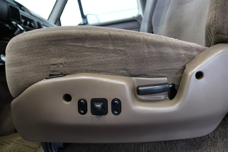 1996 Ford F-250 XLT   - Photo 38 - Portland, OR 97230