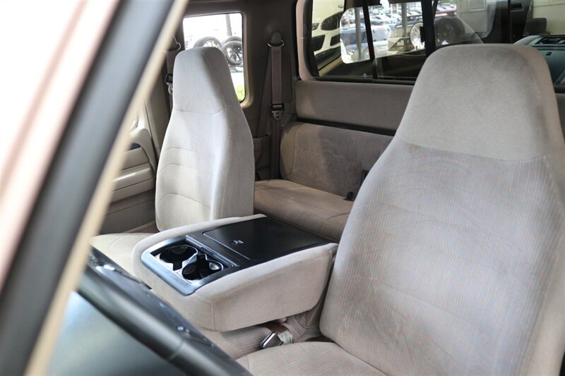 1996 Ford F-250 XLT   - Photo 12 - Portland, OR 97230