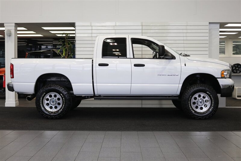 2005 Dodge Ram 2500 SLT  100% RUST FREE* LIKE NEW BED W/SPRAY IN BED LINER* REAR AIR BAGS* NV 5600 W/ MANUAL TRASFER CASE MECHANICAL* NEW 17 "PRO COMPS* NEW 35 " BFGK KO3s* ALL SERVICE RECORDS SINCE NEW @DODGE DEALER* 0-RUST - Photo 5 - Portland, OR 97230