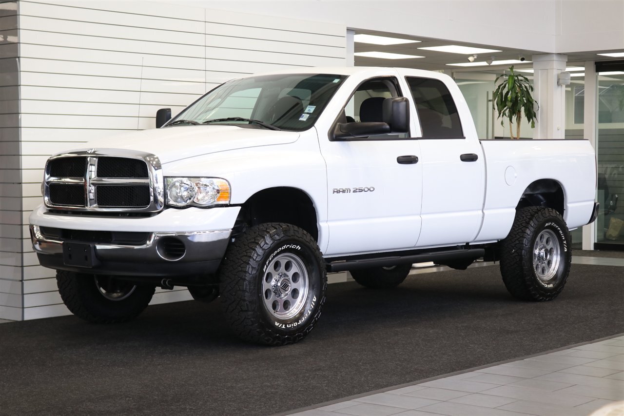 2005 Dodge Ram 2500 SLT  100% RUST FREE* LIKE NEW BED W/SPRAY IN BED LINER* REAR AIR BAGS* NV 5600 W/ MANUAL TRASFER CASE MECHANICAL* NEW 17 "PRO COMPS* NEW 35 " BFGK KO3s* ALL SERVICE RECORDS SINCE NEW @DODGE DEALER* 0-RUST - Photo 1 - Portland, OR 97230