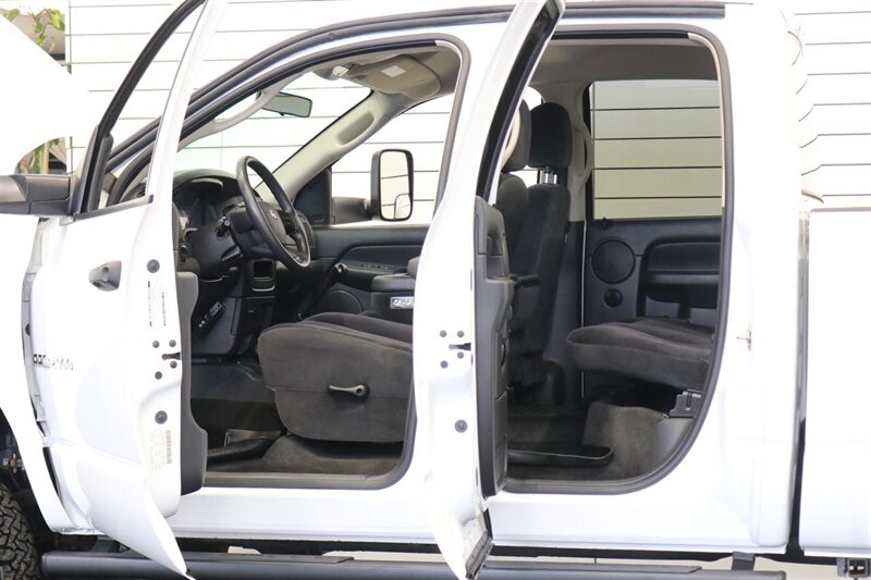 2005 Dodge Ram 2500 SLT  100% RUST FREE* LIKE NEW BED W/SPRAY IN BED LINER* REAR AIR BAGS* NV 5600 W/ MANUAL TRASFER CASE MECHANICAL* NEW 17 "PRO COMPS* NEW 35 " BFGK KO3s* ALL SERVICE RECORDS SINCE NEW @DODGE DEALER* 0-RUST - Photo 42 - Portland, OR 97230