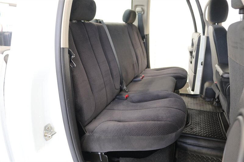 2005 Dodge Ram 2500 SLT  100% RUST FREE* LIKE NEW BED W/SPRAY IN BED LINER* REAR AIR BAGS* NV 5600 W/ MANUAL TRASFER CASE MECHANICAL* NEW 17 "PRO COMPS* NEW 35 " BFGK KO3s* ALL SERVICE RECORDS SINCE NEW @DODGE DEALER* 0-RUST - Photo 18 - Portland, OR 97230