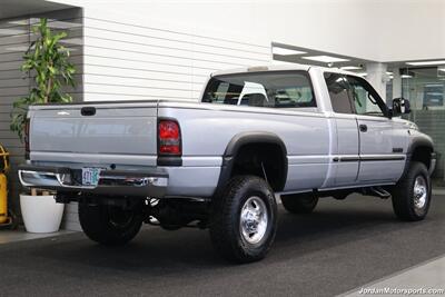 2002 Dodge Ram 2500 ST  5.9L WITH 5-SPEED MANUAL* RUST FREE* NEVER HAD 5TH WHEEL OR GOOSNECK* REAR AIRBAGS* NEW 33 " COOPER ALL TERRAIN 10-PLYS* 4X4* NEW BRAKES-ROTORS-CALIPERS* ALL BOOKS & KEYS - Photo 6 - Portland, OR 97230