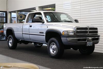 2002 Dodge Ram 2500 ST  5.9L WITH 5-SPEED MANUAL* RUST FREE* NEVER HAD 5TH WHEEL OR GOOSNECK* REAR AIRBAGS* NEW 33 " COOPER ALL TERRAIN 10-PLYS* 4X4* NEW BRAKES-ROTORS-CALIPERS* ALL BOOKS & KEYS - Photo 2 - Portland, OR 97230