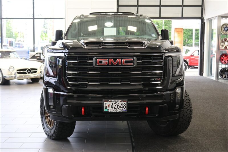 2024 GMC Sierra 3500 AT4  1-OWNER* 4 " COGNITO LIFT W/ FOX SHOCKS* 20 " FUELS 35 " TOYO R/Ts* AT4 PREM PLUS PKG*  PAINT MATCHED FLARES* FULL FRONT PPF* ALL BOOKS & 2-KEYS - Photo 8 - Portland, OR 97230