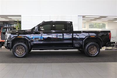 2024 GMC Sierra 3500 AT4  1-OWNER* 4 " COGNITO LIFT W/ FOX SHOCKS* 20 " FUELS 35 " TOYO R/Ts* AT4 PREM PLUS PKG*  PAINT MATCHED FLARES* FULL FRONT PPF* ALL BOOKS & 2-KEYS - Photo 4 - Portland, OR 97230