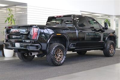2024 GMC Sierra 3500 AT4  1-OWNER* 4 " COGNITO LIFT W/ FOX SHOCKS* 20 " FUELS 35 " TOYO R/Ts* AT4 PREM PLUS PKG*  PAINT MATCHED FLARES* FULL FRONT PPF* ALL BOOKS & 2-KEYS - Photo 7 - Portland, OR 97230