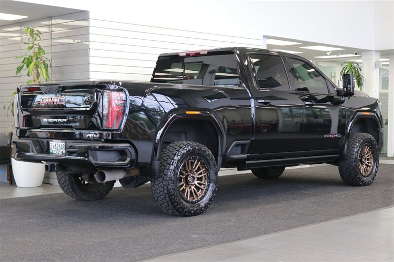 2024 GMC Sierra 3500 AT4  1-OWNER* 4 " COGNITO LIFT W/ FOX SHOCKS* 20 " FUELS 35 " TOYO R/Ts* AT4 PREM PLUS PKG*  PAINT MATCHED FLARES* FULL FRONT PPF* ALL BOOKS & 2-KEYS - Photo 7 - Portland, OR 97230