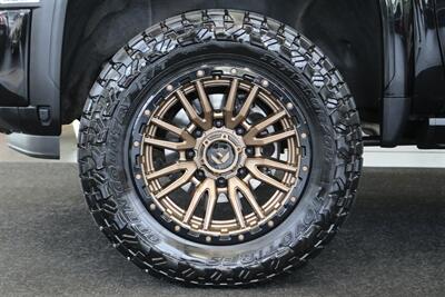 2024 GMC Sierra 3500 AT4  1-OWNER* 4 " COGNITO LIFT W/ FOX SHOCKS* 20 " FUELS 35 " TOYO R/Ts* AT4 PREM PLUS PKG*  PAINT MATCHED FLARES* FULL FRONT PPF* ALL BOOKS & 2-KEYS - Photo 23 - Portland, OR 97230