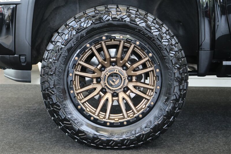 2024 GMC Sierra 3500 AT4  1-OWNER* 4 " COGNITO LIFT W/ FOX SHOCKS* 20 " FUELS 35 " TOYO R/Ts* AT4 PREM PLUS PKG*  PAINT MATCHED FLARES* FULL FRONT PPF* ALL BOOKS & 2-KEYS - Photo 23 - Portland, OR 97230