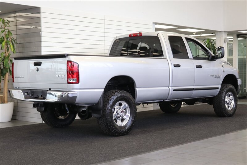 2006 Dodge Ram 3500 100% RUST FREE* 100% STOCK NEVER TUNED* NEW 3 "FABTEC LEVEL KIT W/BILSTEIN 5100s* NEW 35 "TOYO A/T III* NEW BRAKE CALIPERS-ROTORS-PADS-COOLANT FLUSH-BRAKE FLUID FLUSH-BELTS-AC SERVICE* DEALER SERVICED - Photo 6 - Portland, OR 97230