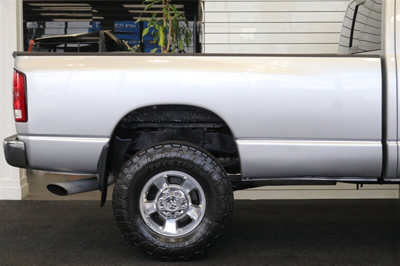 2006 Dodge Ram 3500 100% RUST FREE* 100% STOCK NEVER TUNED* NEW 3 "FABTEC LEVEL KIT W/BILSTEIN 5100s* NEW 35 "TOYO A/T III* NEW BRAKE CALIPERS-ROTORS-PADS-COOLANT FLUSH-BRAKE FLUID FLUSH-BELTS-AC SERVICE* DEALER SERVICED - Photo 45 - Portland, OR 97230