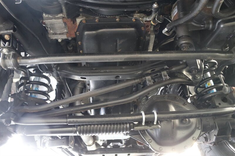 2006 Dodge Ram 3500 100% RUST FREE* 100% STOCK NEVER TUNED* NEW 3 "FABTEC LEVEL KIT W/BILSTEIN 5100s* NEW 35 "TOYO A/T III* NEW BRAKE CALIPERS-ROTORS-PADS-COOLANT FLUSH-BRAKE FLUID FLUSH-BELTS-AC SERVICE* DEALER SERVICED - Photo 10 - Portland, OR 97230