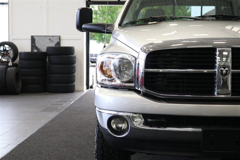 2006 Dodge Ram 3500 100% RUST FREE* 100% STOCK NEVER TUNED* NEW 3 "FABTEC LEVEL KIT W/BILSTEIN 5100s* NEW 35 "TOYO A/T III* NEW BRAKE CALIPERS-ROTORS-PADS-COOLANT FLUSH-BRAKE FLUID FLUSH-BELTS-AC SERVICE* DEALER SERVICED - Photo 39 - Portland, OR 97230