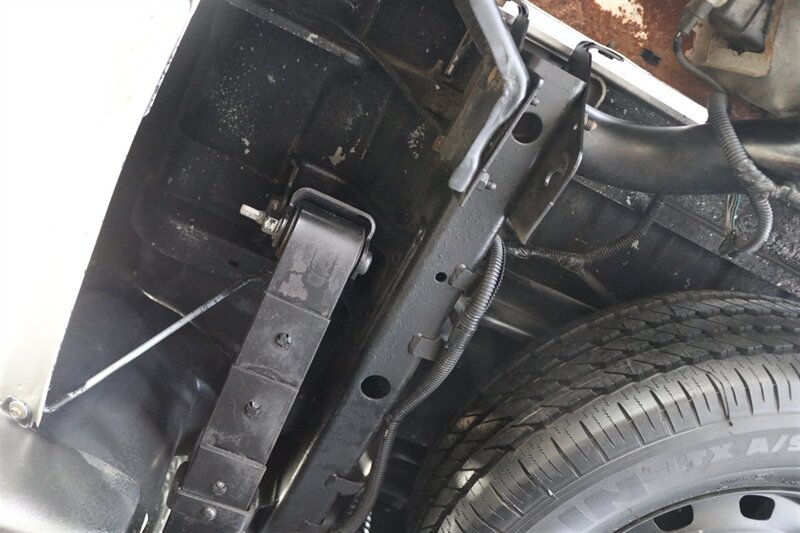 2006 Dodge Ram 3500 100% RUST FREE* 100% STOCK NEVER TUNED* NEW 3 "FABTEC LEVEL KIT W/BILSTEIN 5100s* NEW 35 "TOYO A/T III* NEW BRAKE CALIPERS-ROTORS-PADS-COOLANT FLUSH-BRAKE FLUID FLUSH-BELTS-AC SERVICE* DEALER SERVICED - Photo 32 - Portland, OR 97230
