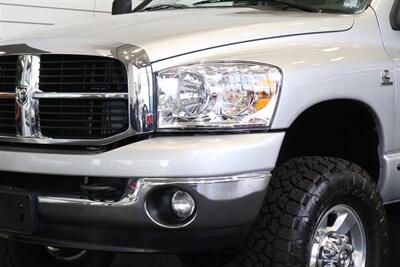 2006 Dodge Ram 3500 100% RUST FREE* 100% STOCK NEVER TUNED* NEW 3 "FABTEC LEVEL KIT W/BILSTEIN 5100s* NEW 35 "TOYO A/T III* NEW BRAKE CALIPERS-ROTORS-PADS-COOLANT FLUSH-BRAKE FLUID FLUSH-BELTS-AC SERVICE* DEALER SERVICED - Photo 12 - Portland, OR 97230