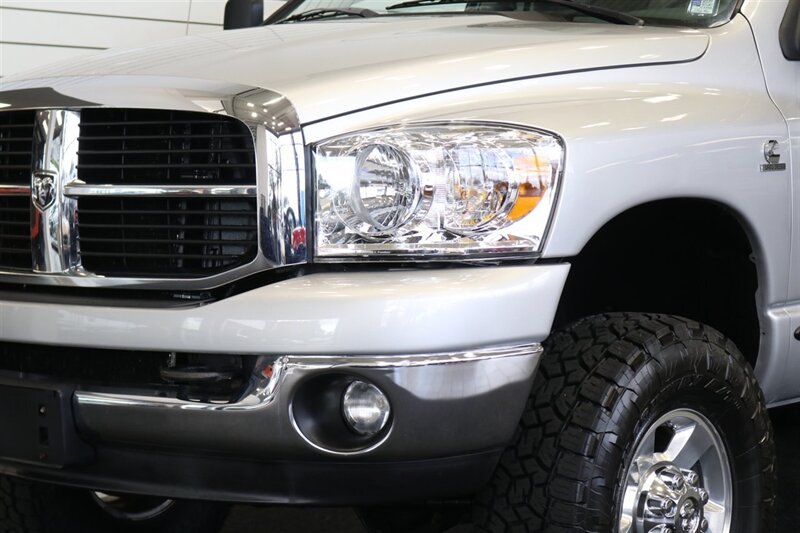 2006 Dodge Ram 3500 100% RUST FREE* 100% STOCK NEVER TUNED* NEW 3 "FABTEC LEVEL KIT W/BILSTEIN 5100s* NEW 35 "TOYO A/T III* NEW BRAKE CALIPERS-ROTORS-PADS-COOLANT FLUSH-BRAKE FLUID FLUSH-BELTS-AC SERVICE* DEALER SERVICED - Photo 12 - Portland, OR 97230