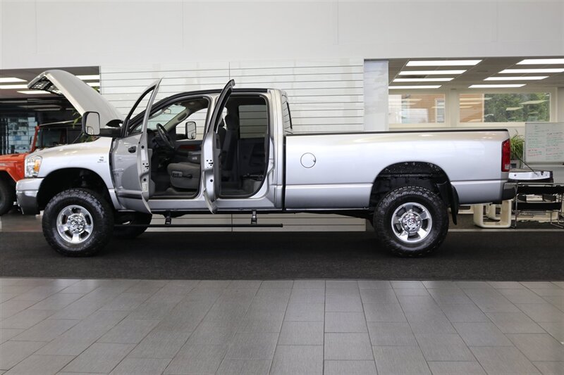 2006 Dodge Ram 3500 100% RUST FREE* 100% STOCK NEVER TUNED* NEW 3 "FABTEC LEVEL KIT W/BILSTEIN 5100s* NEW 35 "TOYO A/T III* NEW BRAKE CALIPERS-ROTORS-PADS-COOLANT FLUSH-BRAKE FLUID FLUSH-BELTS-AC SERVICE* DEALER SERVICED - Photo 9 - Portland, OR 97230