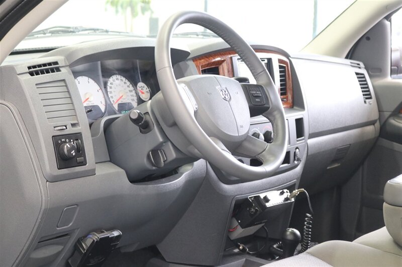 2006 Dodge Ram 3500 100% RUST FREE* 100% STOCK NEVER TUNED* NEW 3 "FABTEC LEVEL KIT W/BILSTEIN 5100s* NEW 35 "TOYO A/T III* NEW BRAKE CALIPERS-ROTORS-PADS-COOLANT FLUSH-BRAKE FLUID FLUSH-BELTS-AC SERVICE* DEALER SERVICED - Photo 78 - Portland, OR 97230
