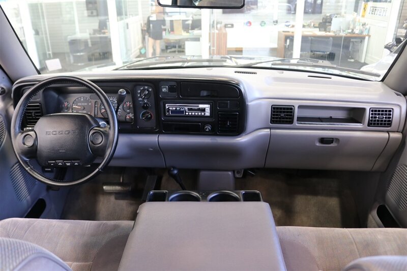1995 Dodge Ram 2500 SLT Laramie 100% RUST FREE* NEW WINDOW OUT FULL REPAINT / BUFFED / WET SANDED / POLISHED* NEW 3 " LEVEL LIFT W/ BILSTEIN 5100s* NEW 35 " FALKEN A/T 4Ws* NEW FUEL PUMP - NEW LIFT PUMP - AC SERVICE - Photo 18 - Portland, OR 97230