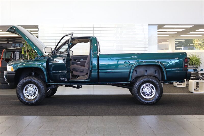 1995 Dodge Ram 2500 SLT Laramie 100% RUST FREE* NEW WINDOW OUT FULL REPAINT / BUFFED / WET SANDED / POLISHED* NEW 3 " LEVEL LIFT W/ BILSTEIN 5100s* NEW 35 " FALKEN A/T 4Ws* NEW FUEL PUMP - NEW LIFT PUMP - AC SERVICE - Photo 10 - Portland, OR 97230