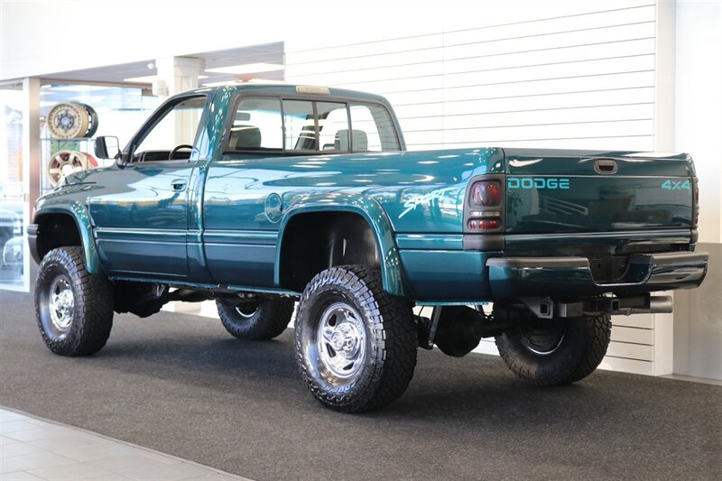 1995 Dodge Ram 2500 SLT Laramie 100% RUST FREE* NEW WINDOW OUT FULL REPAINT / BUFFED / WET SANDED / POLISHED* NEW 3 " LEVEL LIFT W/ BILSTEIN 5100s* NEW 35 " FALKEN A/T 4Ws* NEW FUEL PUMP - NEW LIFT PUMP - AC SERVICE - Photo 6 - Portland, OR 97230