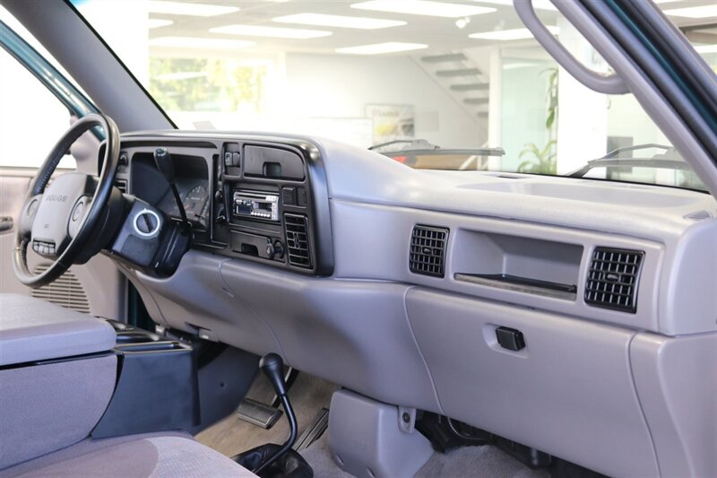 1995 Dodge Ram 2500 SLT Laramie 100% RUST FREE* NEW WINDOW OUT FULL REPAINT / BUFFED / WET SANDED / POLISHED* NEW 3 " LEVEL LIFT W/ BILSTEIN 5100s* NEW 35 " FALKEN A/T 4Ws* NEW FUEL PUMP - NEW LIFT PUMP - AC SERVICE - Photo 82 - Portland, OR 97230