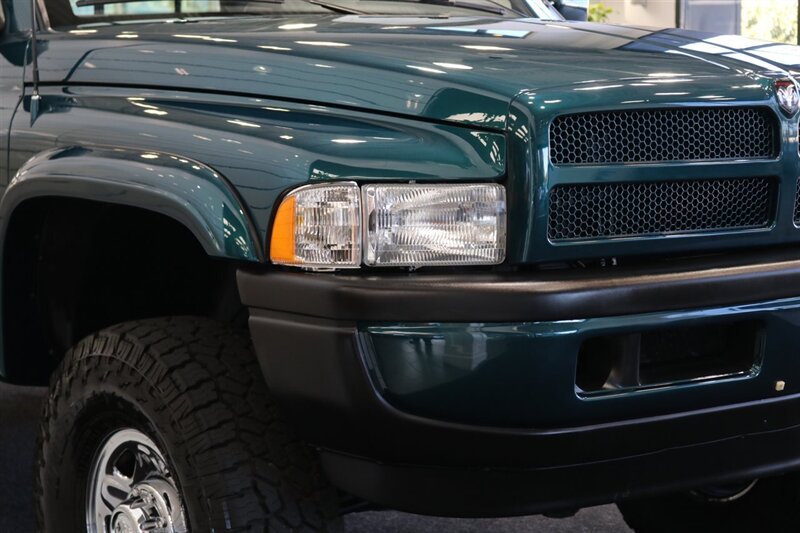 1995 Dodge Ram 2500 SLT Laramie 100% RUST FREE* NEW WINDOW OUT FULL REPAINT / BUFFED / WET SANDED / POLISHED* NEW 3 " LEVEL LIFT W/ BILSTEIN 5100s* NEW 35 " FALKEN A/T 4Ws* NEW FUEL PUMP - NEW LIFT PUMP - AC SERVICE - Photo 13 - Portland, OR 97230