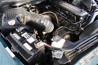 1995 Dodge Ram 2500 SLT Laramie 100% RUST FREE* NEW WINDOW OUT FULL REPAINT / BUFFED / WET SANDED / POLISHED* NEW 3 " LEVEL LIFT W/ BILSTEIN 5100s* NEW 35 " FALKEN A/T 4Ws* NEW FUEL PUMP - NEW LIFT PUMP - AC SERVICE - Photo 40 - Portland, OR 97230