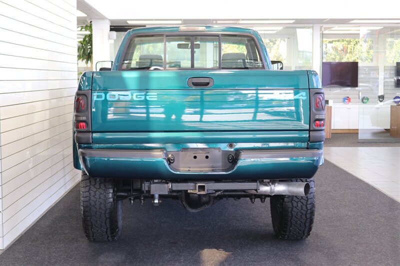 1995 Dodge Ram 2500 SLT Laramie 100% RUST FREE* NEW WINDOW OUT FULL REPAINT / BUFFED / WET SANDED / POLISHED* NEW 3 " LEVEL LIFT W/ BILSTEIN 5100s* NEW 35 " FALKEN A/T 4Ws* NEW FUEL PUMP - NEW LIFT PUMP - AC SERVICE - Photo 9 - Portland, OR 97230