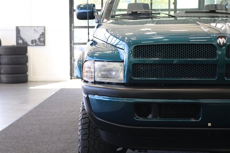 1995 Dodge Ram 2500 SLT Laramie 100% RUST FREE* NEW WINDOW OUT FULL REPAINT / BUFFED / WET SANDED / POLISHED* NEW 3 " LEVEL LIFT W/ BILSTEIN 5100s* NEW 35 " FALKEN A/T 4Ws* NEW FUEL PUMP - NEW LIFT PUMP - AC SERVICE - Photo 45 - Portland, OR 97230