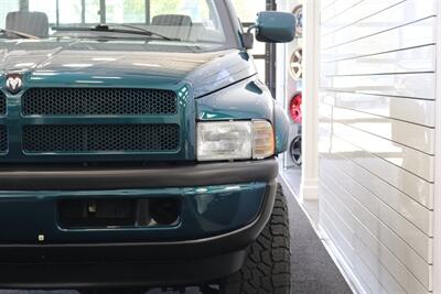 1995 Dodge Ram 2500 SLT Laramie 100% RUST FREE* NEW WINDOW OUT FULL REPAINT / BUFFED / WET SANDED / POLISHED* NEW 3 " LEVEL LIFT W/ BILSTEIN 5100s* NEW 35 " FALKEN A/T 4Ws* NEW FUEL PUMP - NEW LIFT PUMP - AC SERVICE - Photo 44 - Portland, OR 97230
